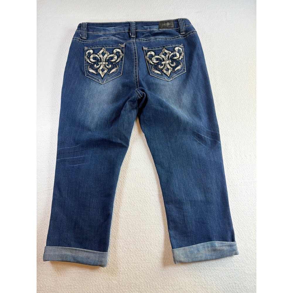 ZCO Jeans Women Blue Denim Capri Pants Fleur De Lis Embroidered Rhinestone Sz 16